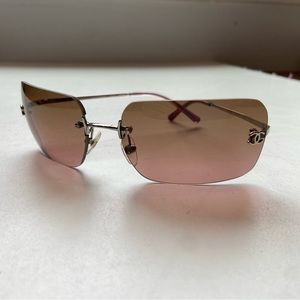 NWOT Chanel Vintage Sunglasses 4017 c124/77